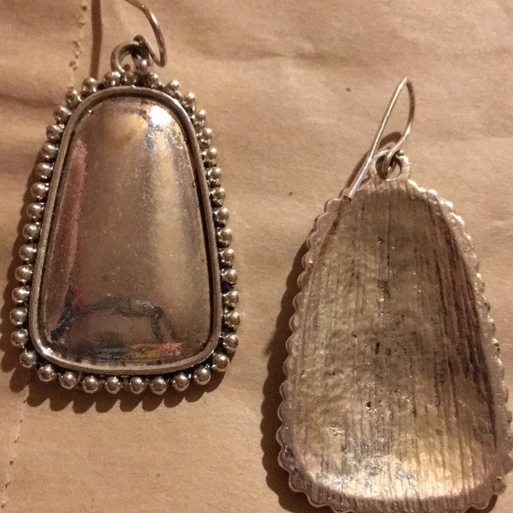 Earrings - Picture 2 of 3